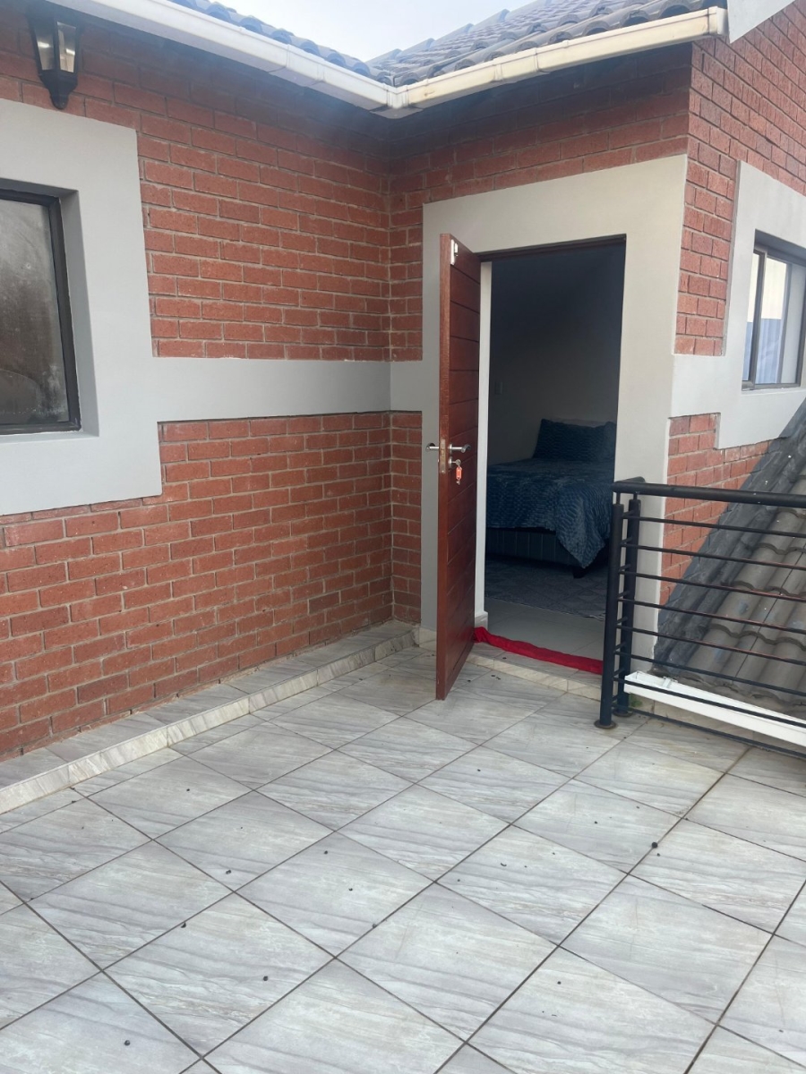 4 Bedroom Property for Sale in Heuwelsig Free State